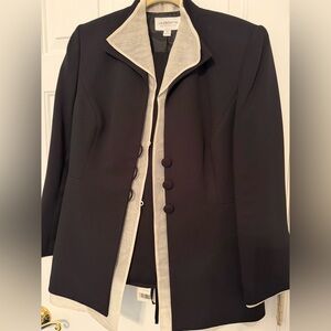 Liz Claiborne-misses 2 piece pants suit. 12P.Black & cream jacket,blk pants.$35.
